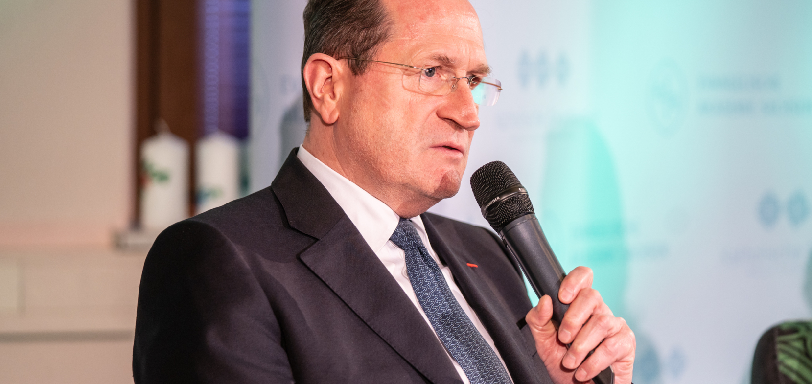 Evangelischer Salon mit Dr. Harald Langenfeld